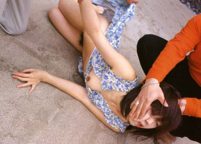 【おっぱい】美女の着衣やランジェリーのおっぱい部分をくり抜いて乳首吸いやすくしちゃったくり抜きおっぱい画像集ww【80枚】 61th image