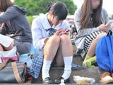 JK voyeur images crazy about smartphones 31 photos! I tried to collect unprotected schoolgirls who do not notice by fidding with their phones and in the city