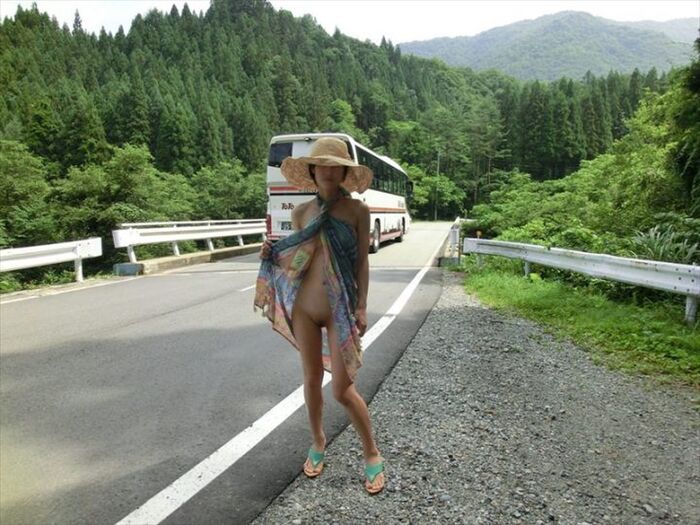 Amateur I took a picture of my wife and her nude and chilla show exposure in the open air 13th image