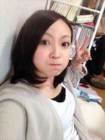 Outflow women who appear on the net of six people and spread