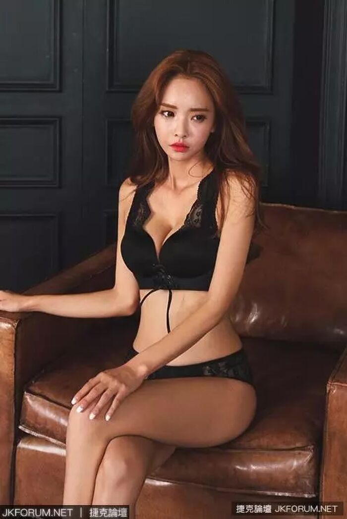 On-the-back South Korean beauty woman 脫 clothes thigh-dew deep groove distribution association tai criminal rule 21th image