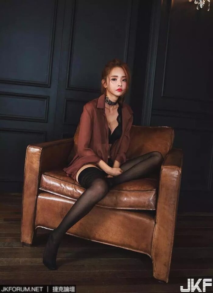 On-the-back South Korean beauty woman 脫 clothes thigh-dew deep groove distribution association tai criminal rule 27th image