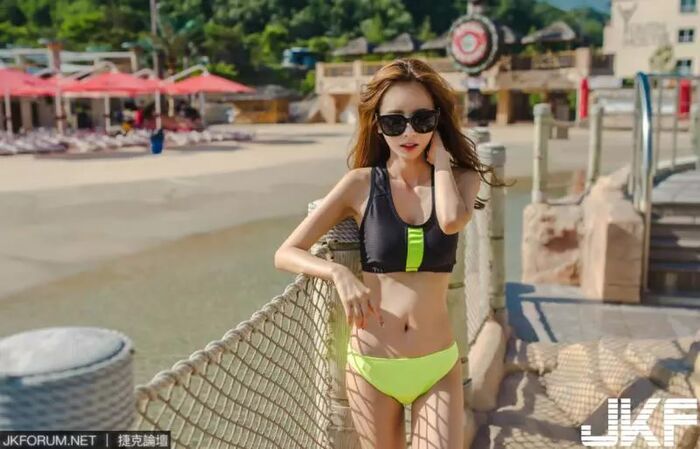 On-the-back South Korean beauty woman 脫 clothes thigh-dew deep groove distribution association tai criminal rule 3th image