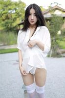 The woman of the family who is innocent of the eye god.... Is this a disapproval? (52P)