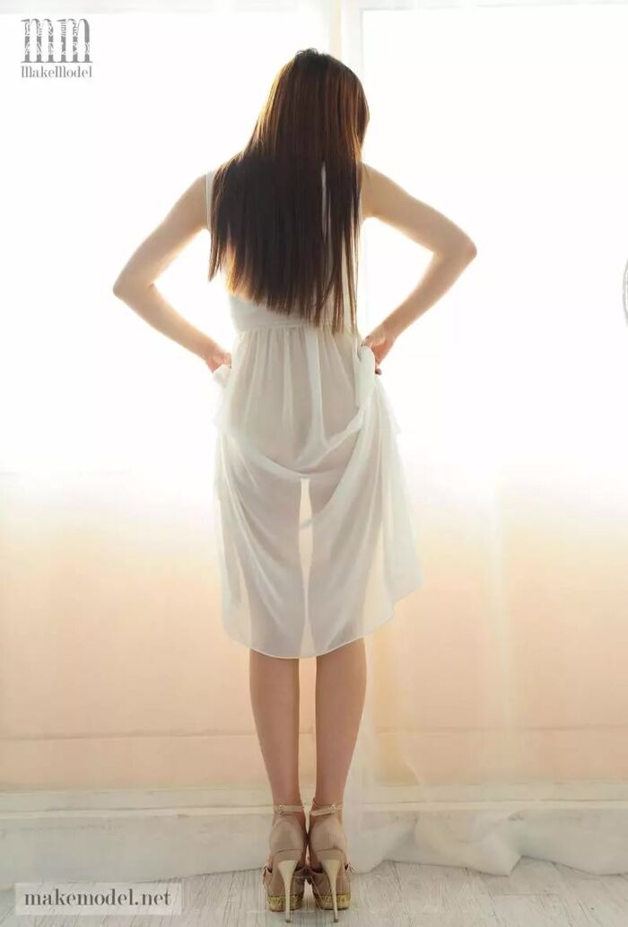 makemodel-GAHEE.시선 집중 4th image
