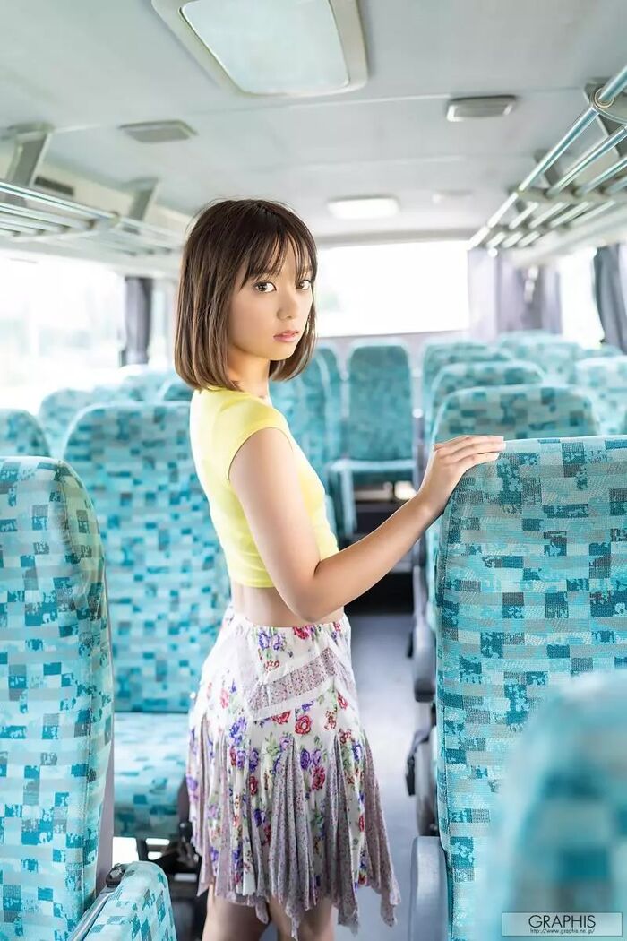 First Gravue Momami Suzu (120P) 10th image