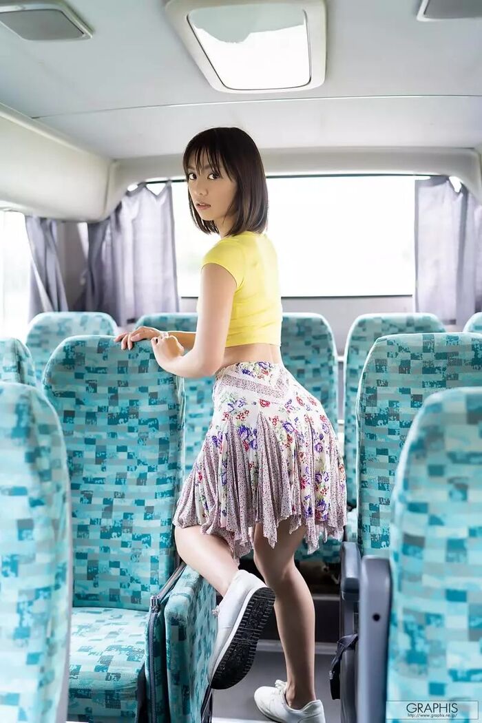 First Gravue Momami Suzu (120P) 14th image