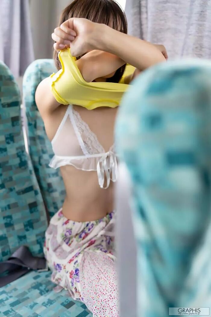 First Gravue Momami Suzu (120P) 20th image