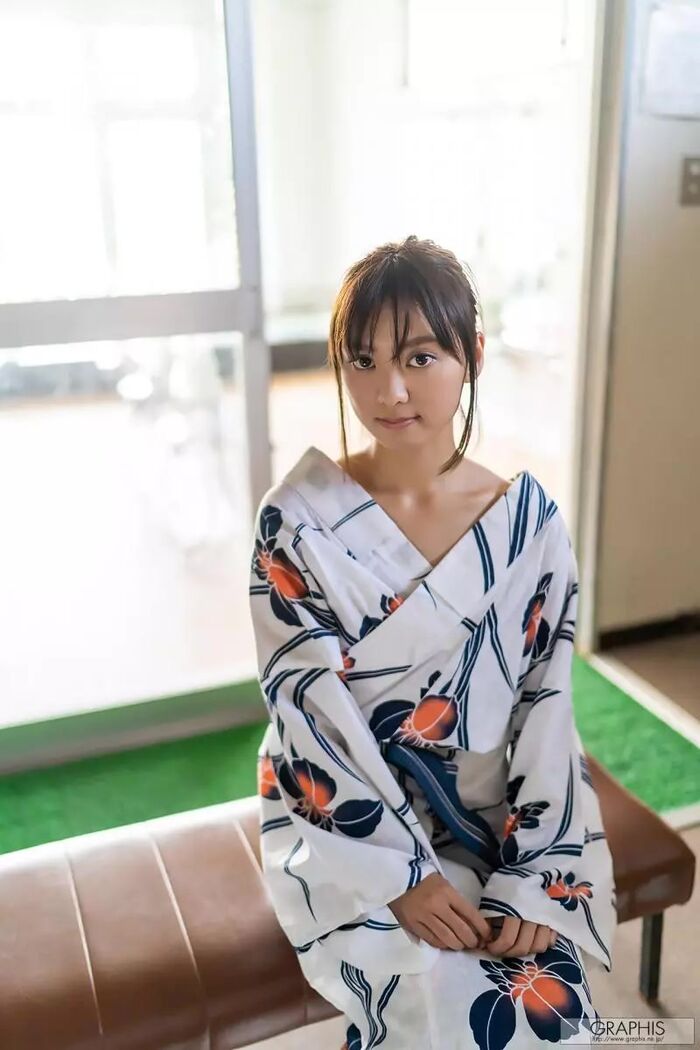 First Gravue Momami Suzu (120P) 36th image