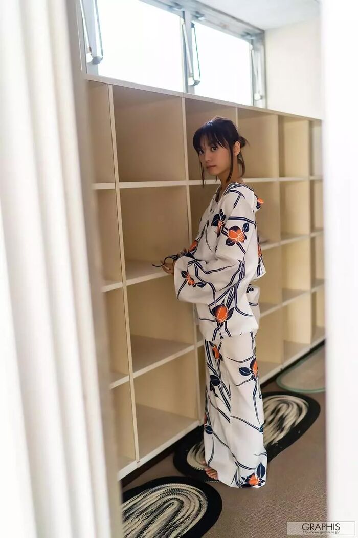 First Gravue Momami Suzu (120P) 38th image