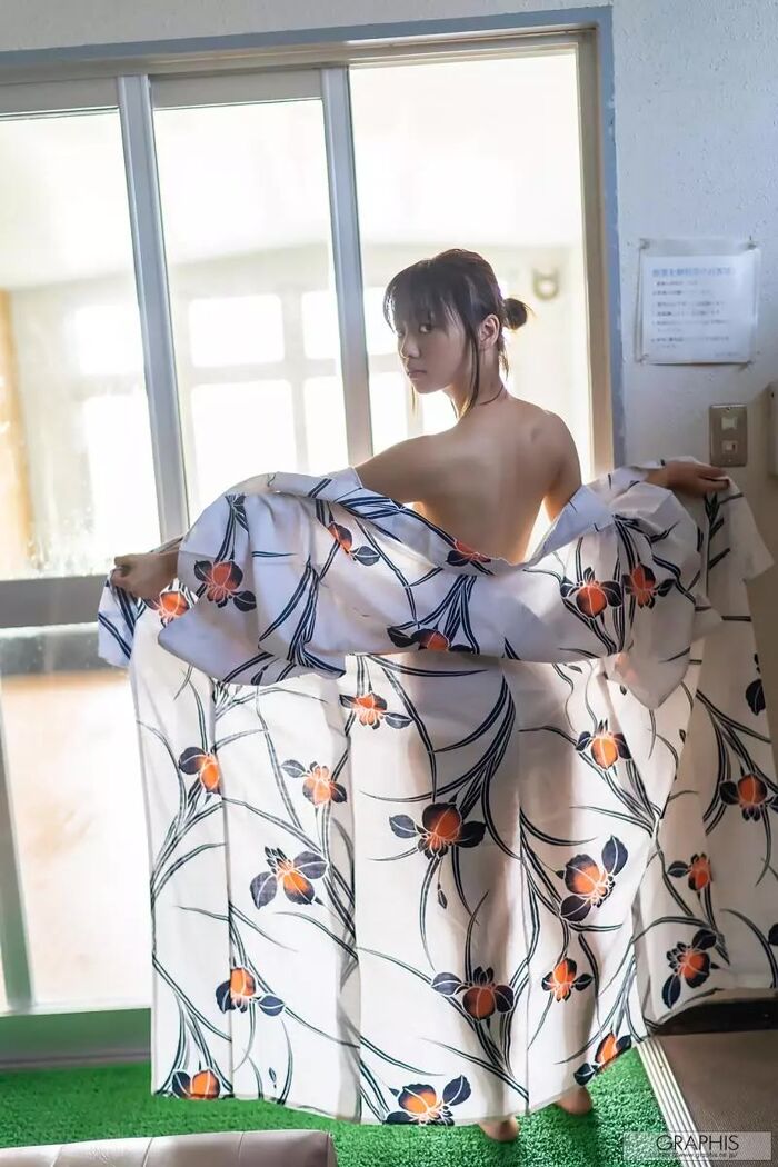 First Gravue Momami Suzu (120P) 41th image