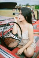 瑪魯娜Manuela 紅色房車吊裙美女 [61P]