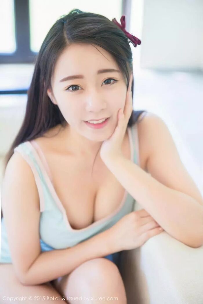 萌臉巨乳朵比dobby超短低胸小背心視覺超震撼[菠蘿社Bololi]019 (37P) 2th image