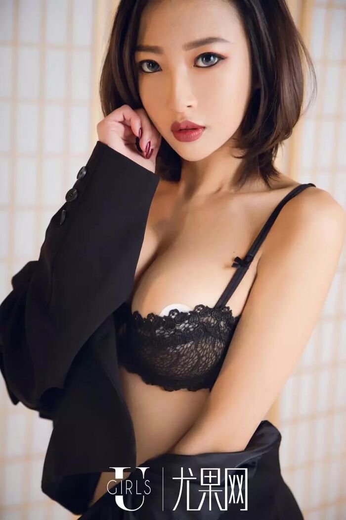 嫩模栗子私房黑色內衣全脫大尺度真空露豪乳翹臀誘惑寫真 (65P) 10th image