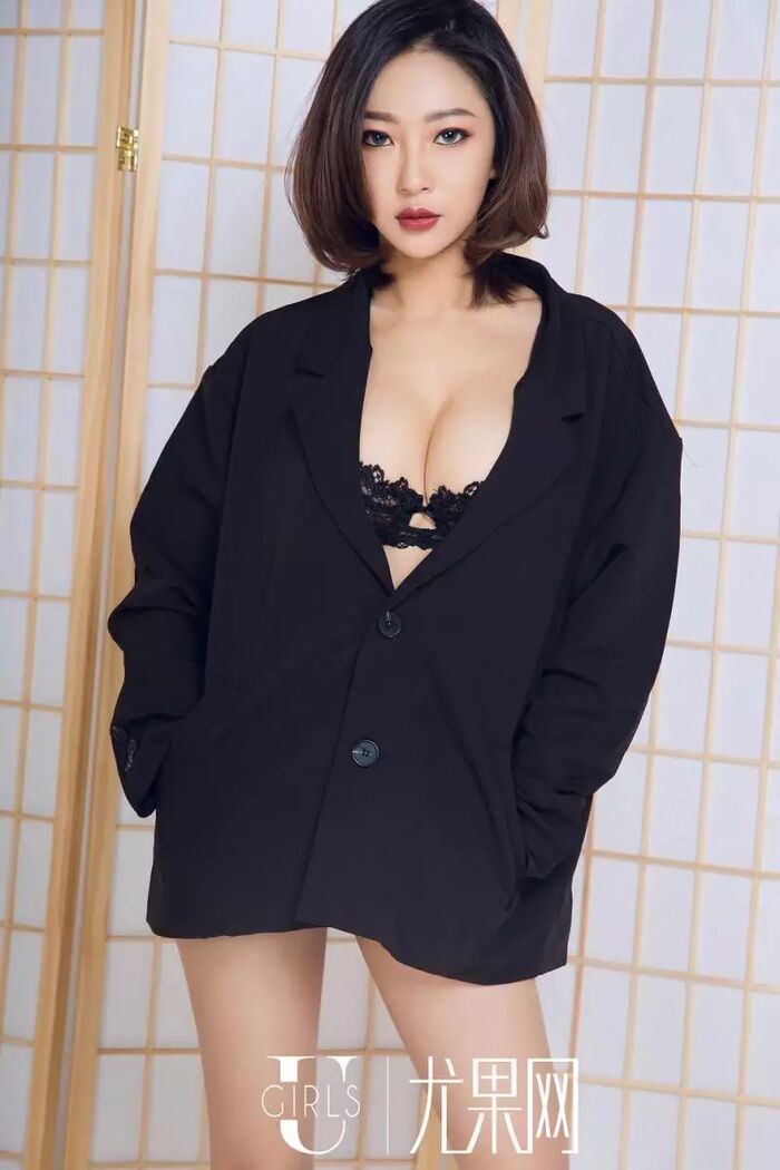 嫩模栗子私房黑色內衣全脫大尺度真空露豪乳翹臀誘惑寫真 (65P) 2th image