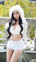 UGirls Likelihood No.1312 Dong Xiaoyi Poppy-Who-to-Do Dong Xiaoyi (24P)