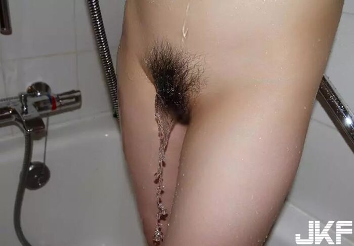 The statue of the shower ... The drop which drips from wet nakedness is etch. (100P) 25th image