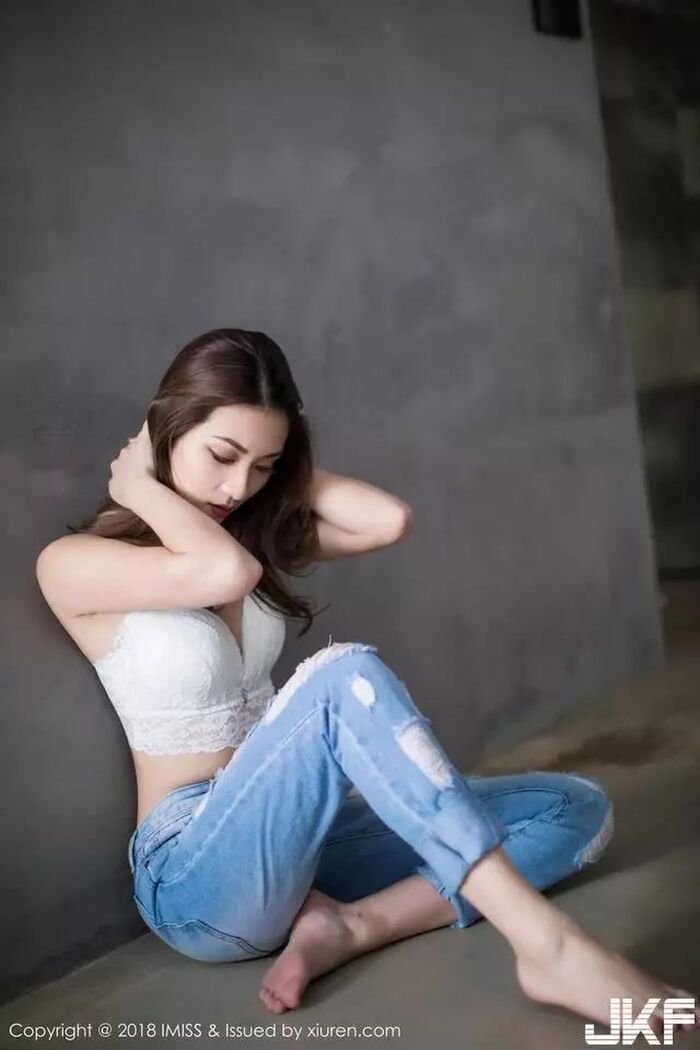 Arlie [44P] 6th image