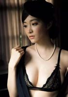 葉加瀬マイ 喪服を脫いで…禁斷エロスグラビア (12P)