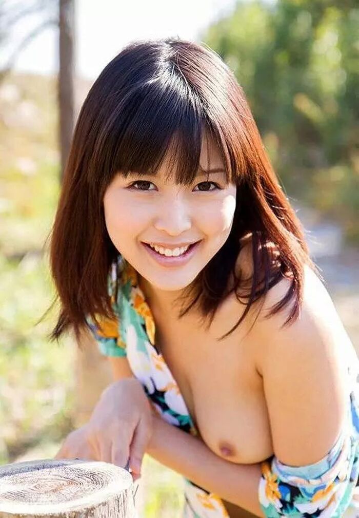 Women who show their with only one side of their (20P) 19th image