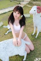 Pure Beautiful Breasts Sister (20P)