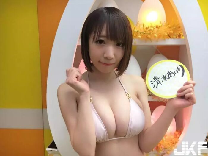 Airi Shimizu, 15 statues of gravure, written by Mizu 11th image