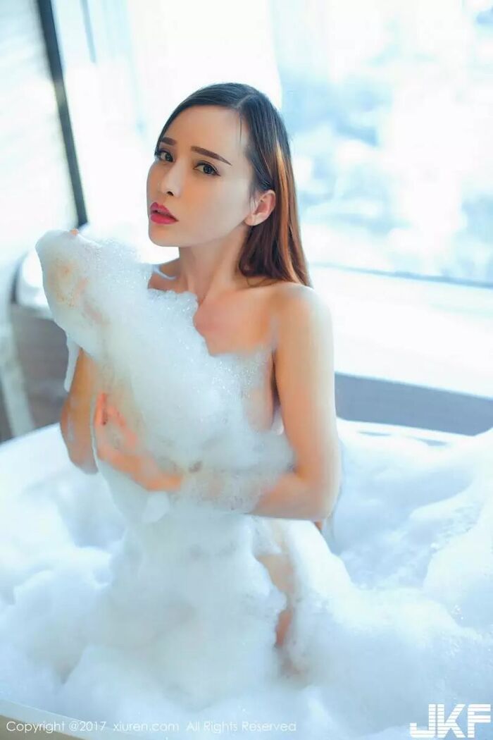 嫩艾 艾 缸缸 naked foam bathing spark seduction (56P) 11th image