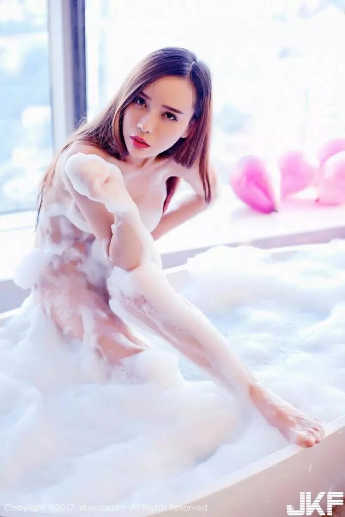 嫩艾 艾 缸缸 naked foam bathing spark seduction (56P) 2th image
