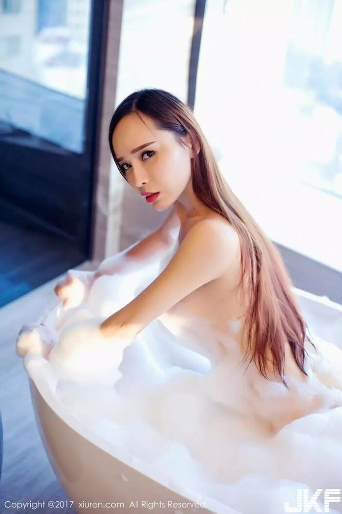 嫩艾 艾 缸缸 naked foam bathing spark seduction (56P) 26th image