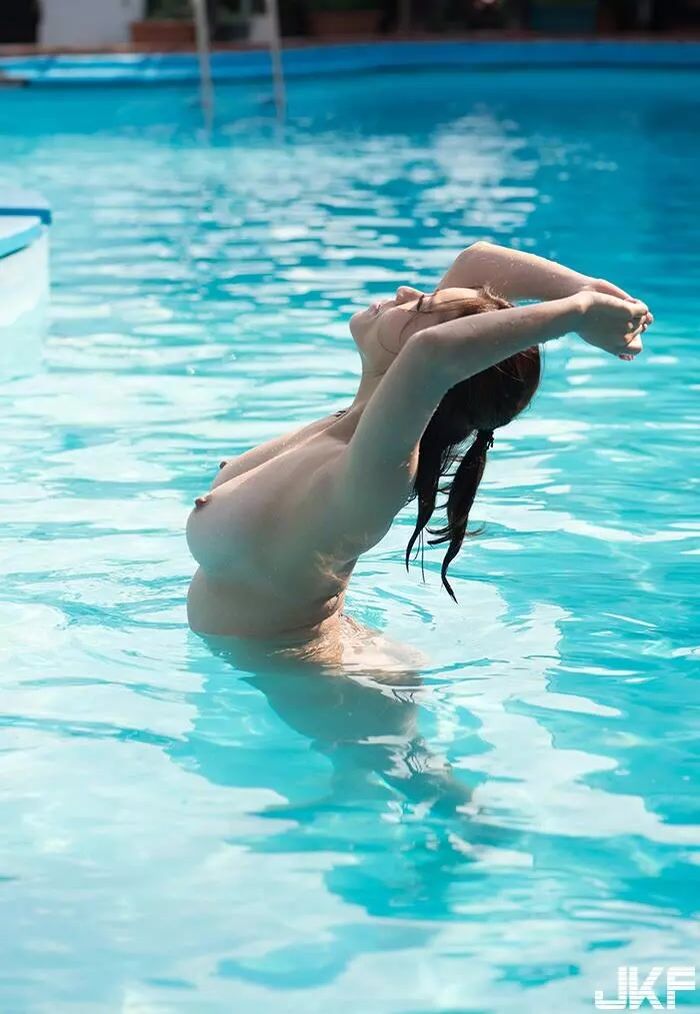 The guy gets wet too... and Cool Nude Skull 40 (36P) 2th image