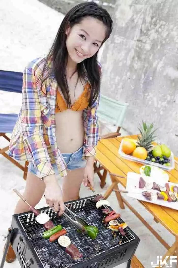 (60P) 清野菜名｜美少女時代のビキニやへそ出しの水著グラビア (60P) 10th image