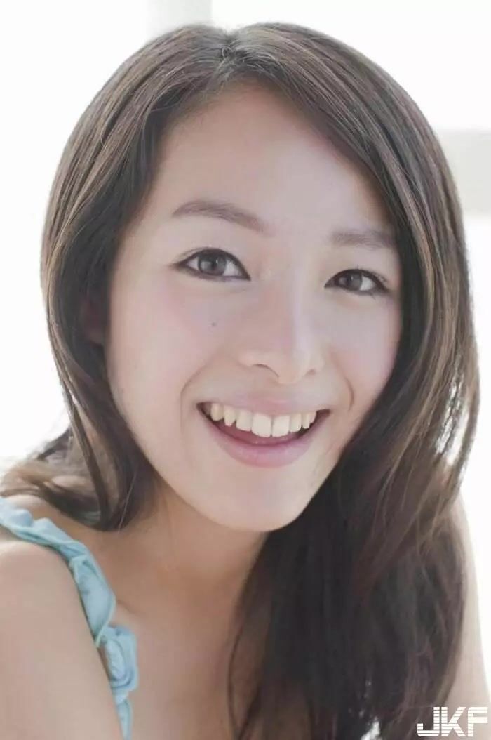 (60P) 清野菜名｜美少女時代のビキニやへそ出しの水著グラビア (60P) 39th image