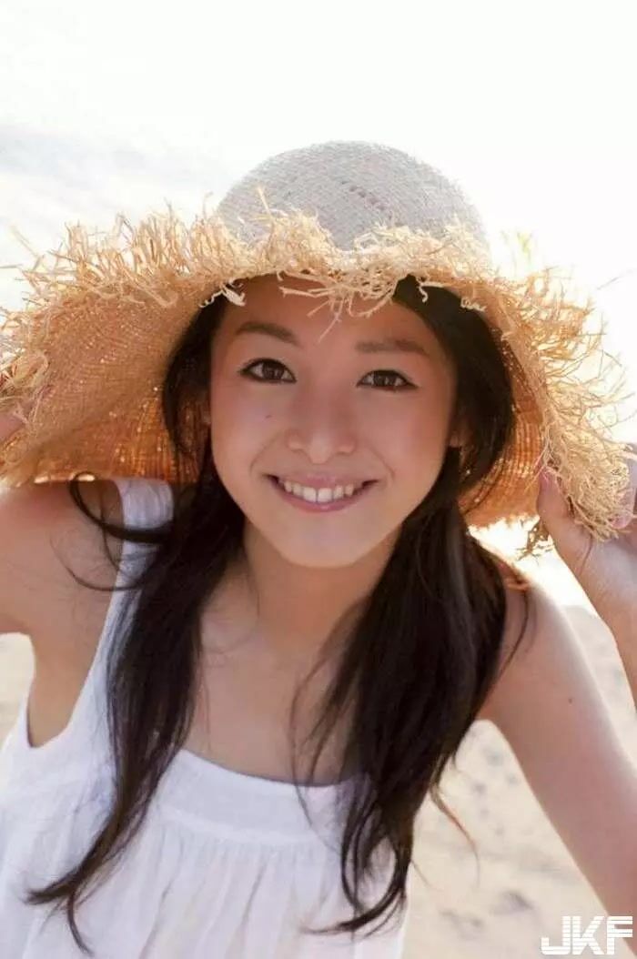 (60P) 清野菜名｜美少女時代のビキニやへそ出しの水著グラビア (60P) 4th image