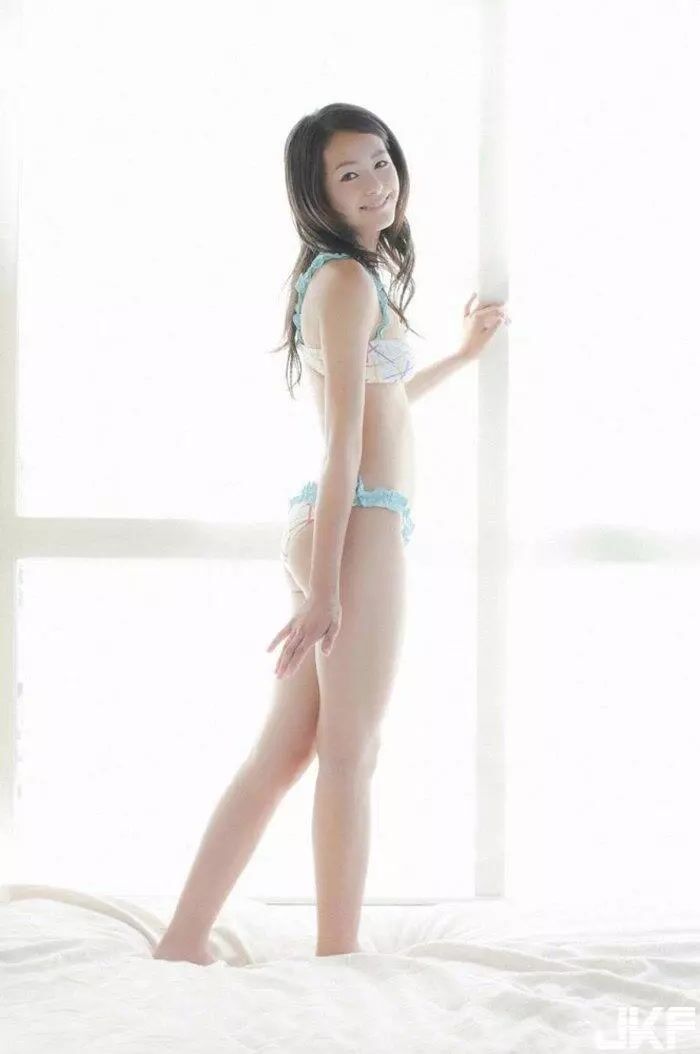 (60P) 清野菜名｜美少女時代のビキニやへそ出しの水著グラビア (60P) 41th image