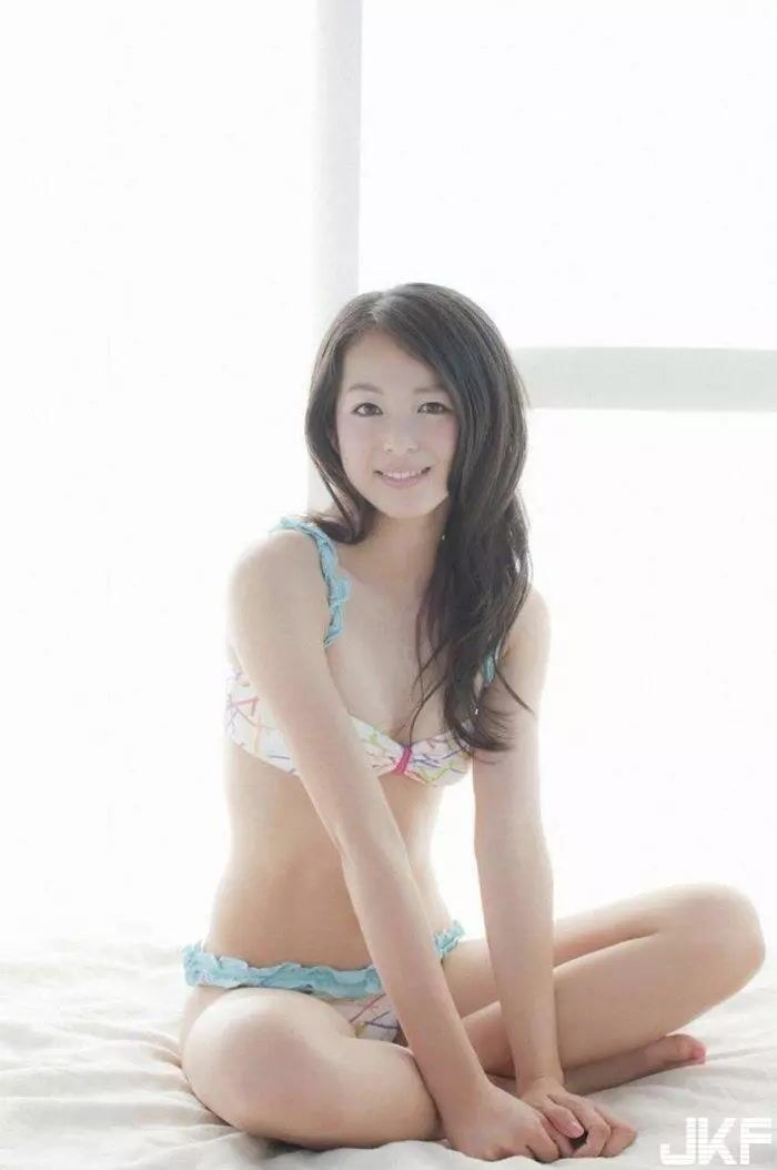 (60P) 清野菜名｜美少女時代のビキニやへそ出しの水著グラビア (60P) 42th image