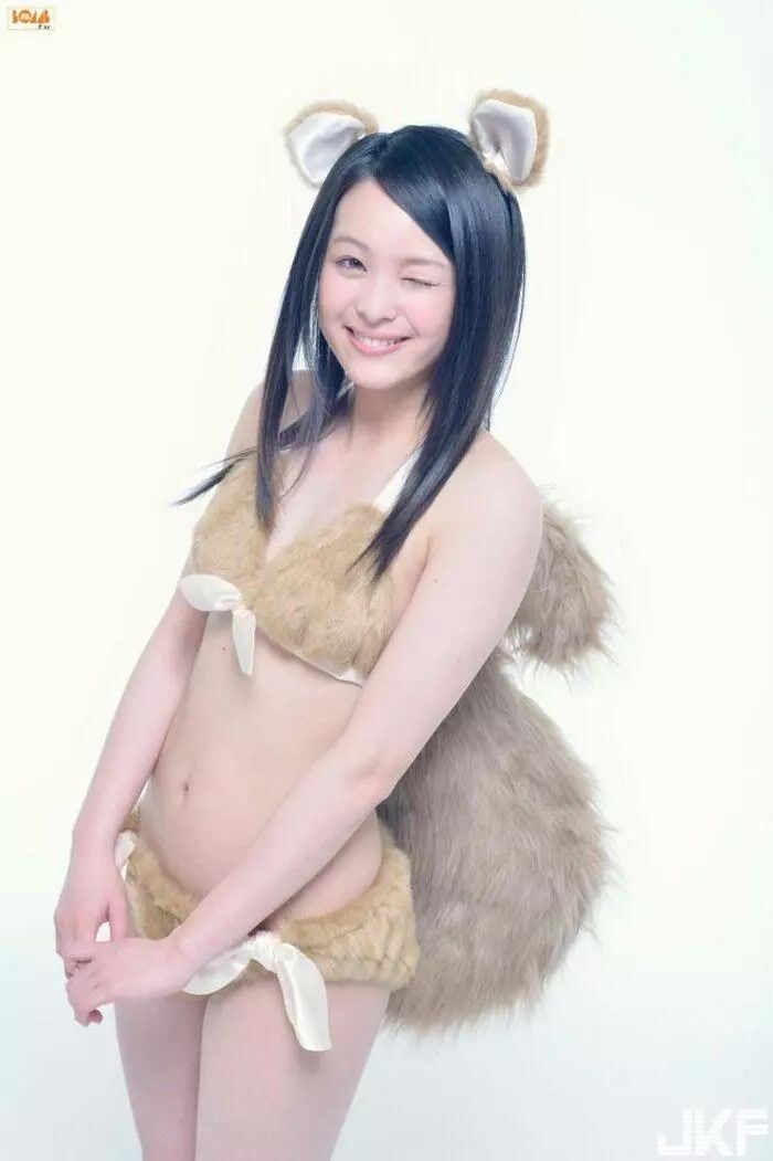 (60P) 清野菜名｜美少女時代のビキニやへそ出しの水著グラビア (60P) 55th image