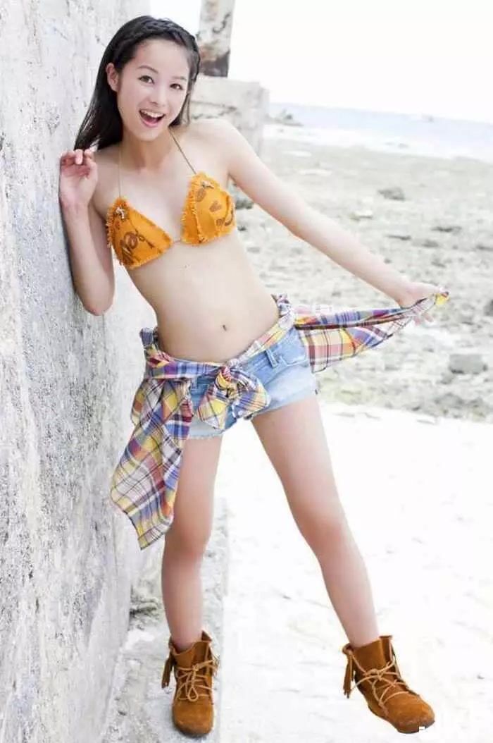 (60P) 清野菜名｜美少女時代のビキニやへそ出しの水著グラビア (60P) 7th image