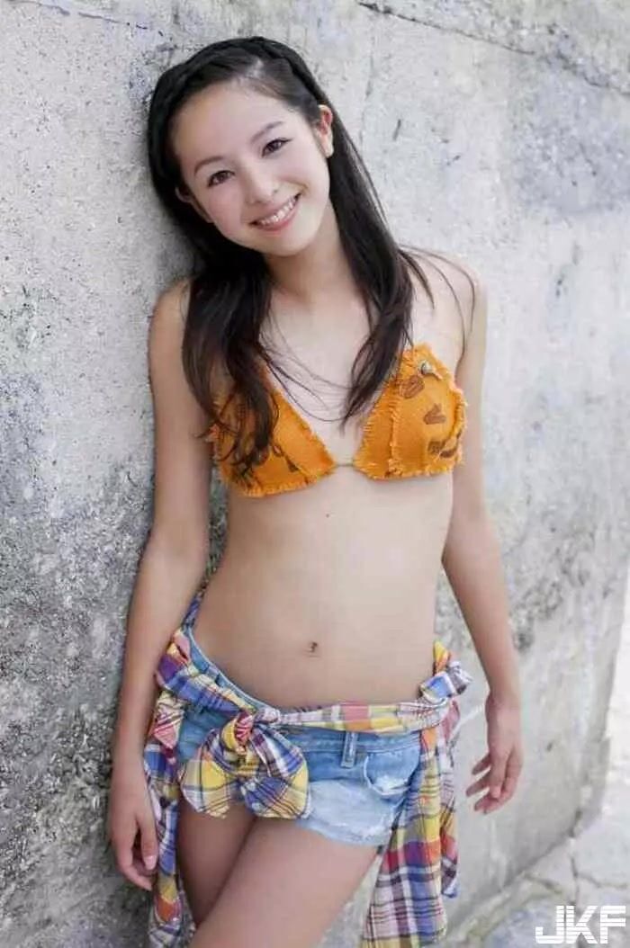 (60P) 清野菜名｜美少女時代のビキニやへそ出しの水著グラビア (60P) 8th image
