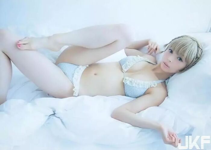Mogami is a gravure statue by Water 3 7th image