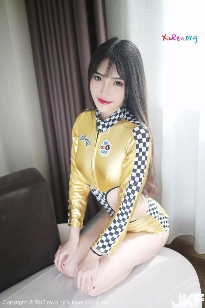 豪放雪白肉臀賽車女郎楊潔linda性感至極半裸露臀唯美私拍照 (42P) 6th image