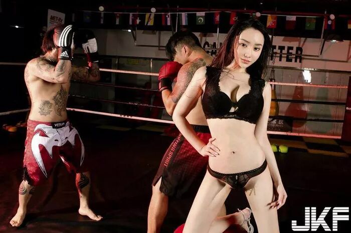 推女郎麥蘋果豐滿巨臀拳館誘惑私拍 (20P) 10th image