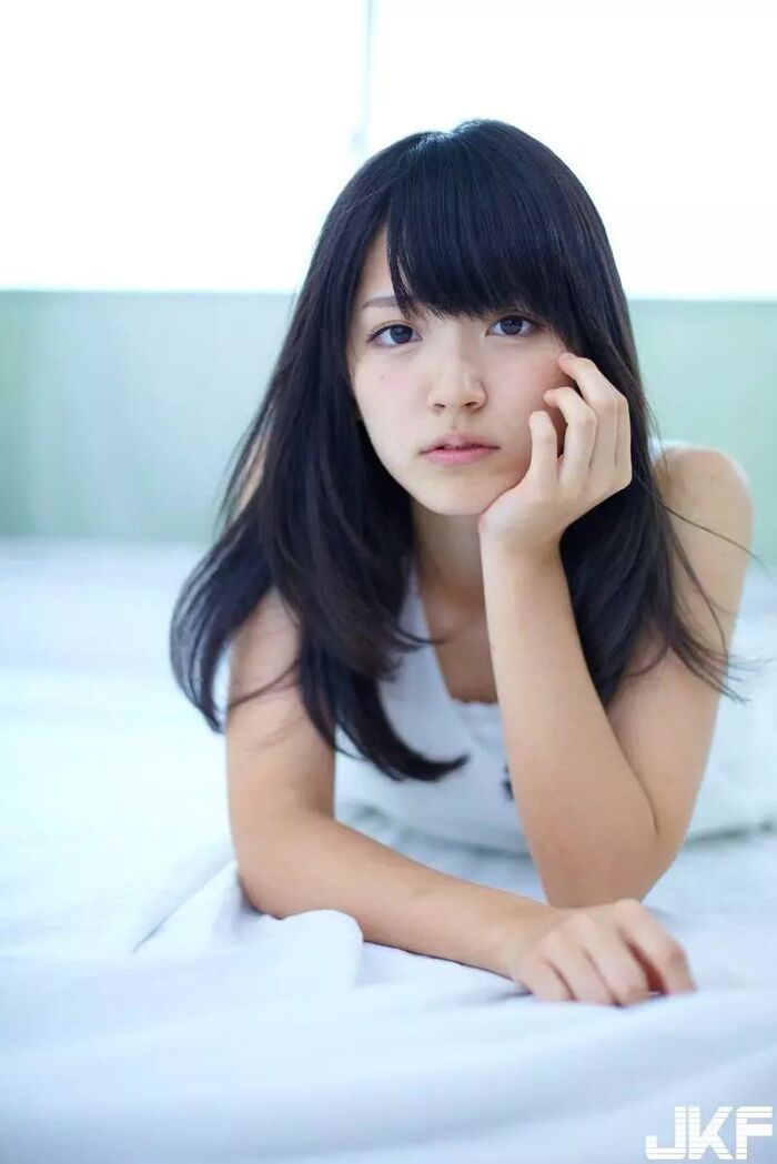 Airi Suzuki, 9, Gravure Statue 2th image