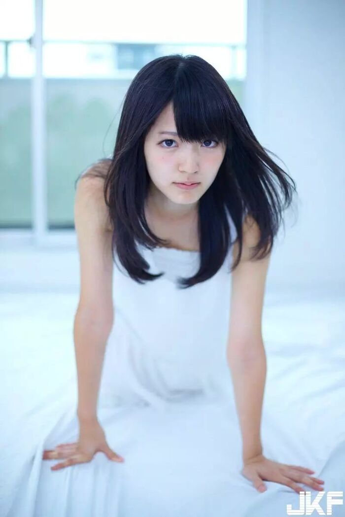 Airi Suzuki, 9, Gravure Statue 6th image