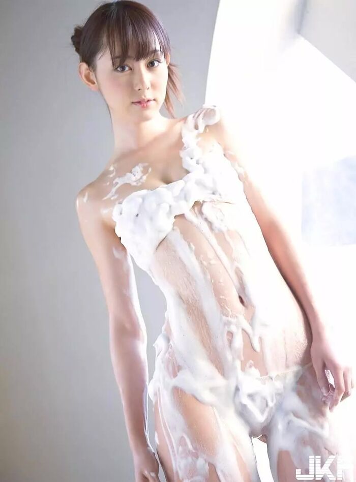 Rina Akiyama, Gravure Statue 4 12th image