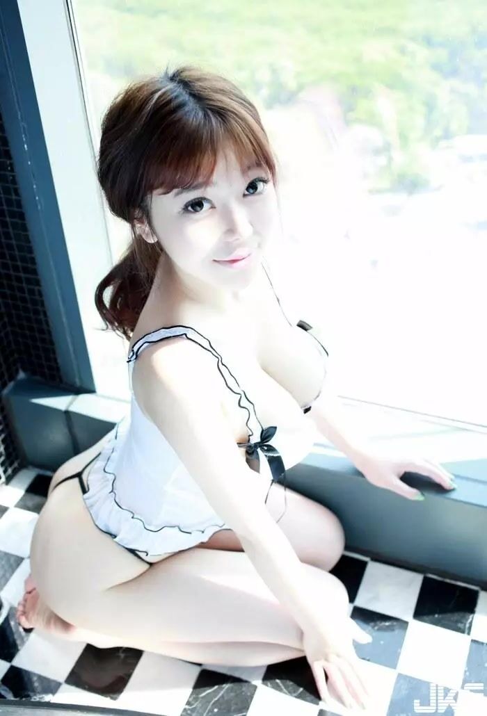巨乳mm劉飛兒迷你丁字褲霸氣外露 (15P) 9th image