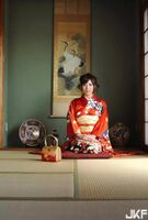 Yuna Shiina intertwines her work in a rich and thick way (60P)