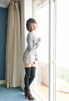 Yuki Natsume Slender Beauty's Indecent Hip Swing (23P)