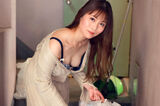 Tsubaki Leo wife who takes out garbage in the morning with no bra.