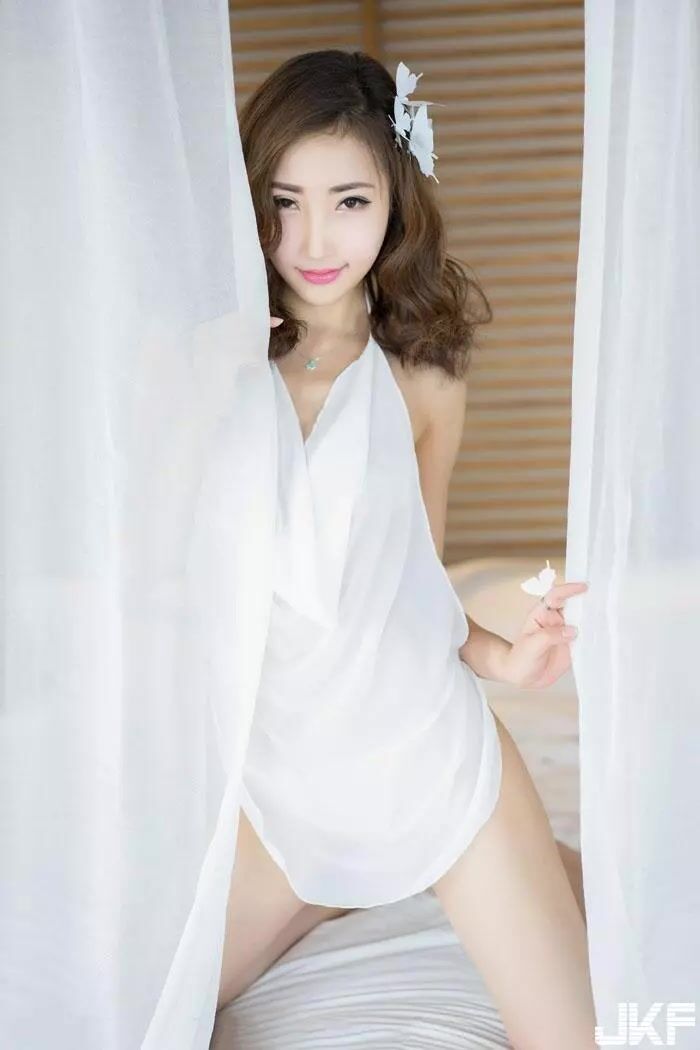 凝眉巧笑電眼勾人Yumi尤美緊身內衣性感豪乳呼之欲出 (44P) 44th image