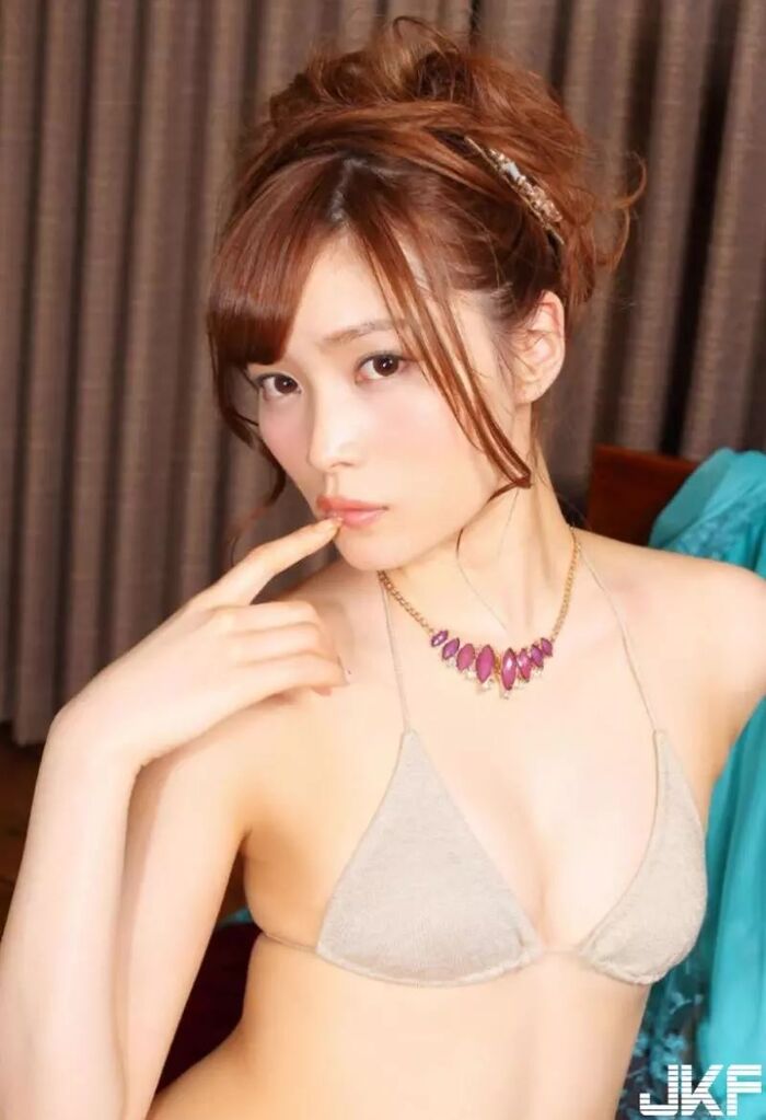 Gravure (100P) by Mizukiro, cosplayed by Maho Hashimoto 49th image